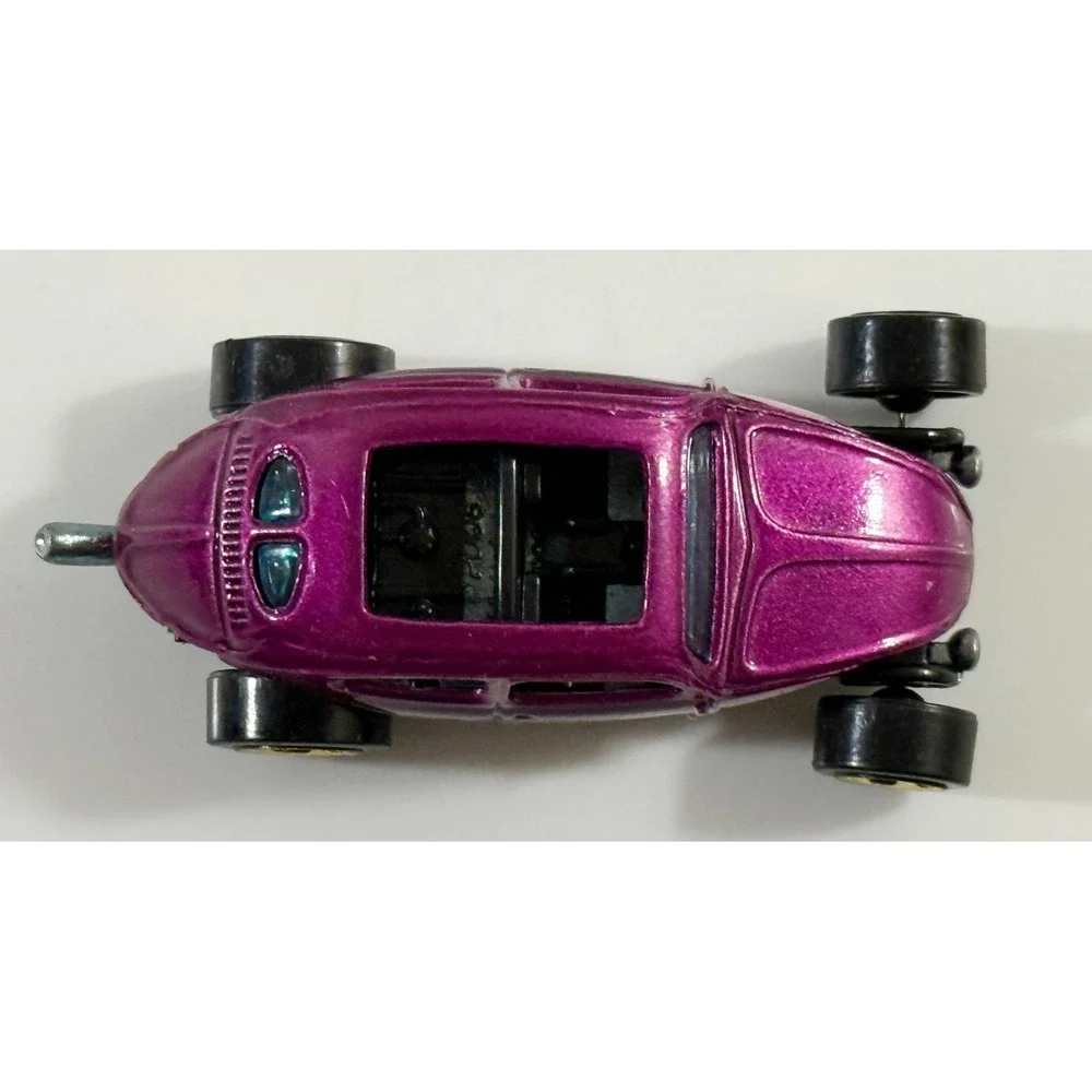 Hot Wheels Custom Volkswagen Beetle Kids 1:64 Purple Metallic Diecast Car D01